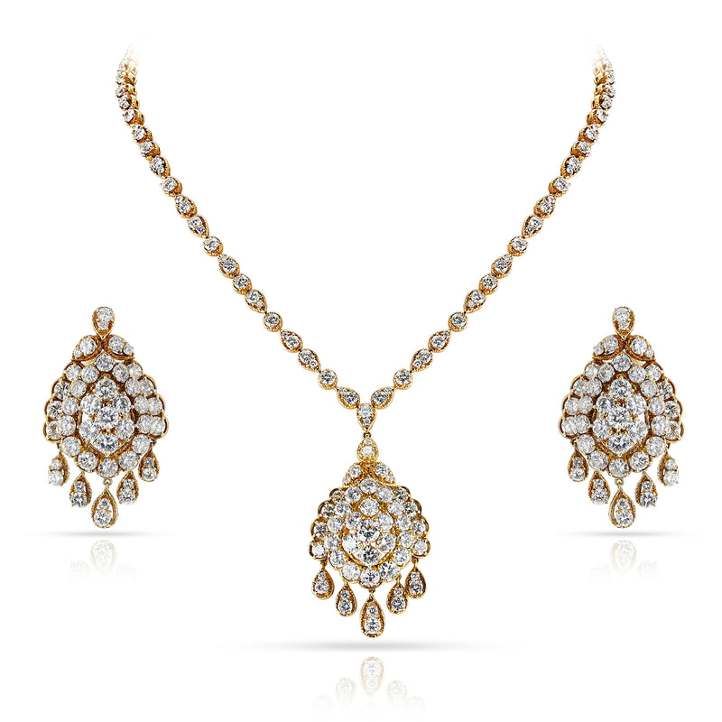 Van Cleef & Arpels Natural Diamond 18K Yellow Gold Necklace and Earring Set