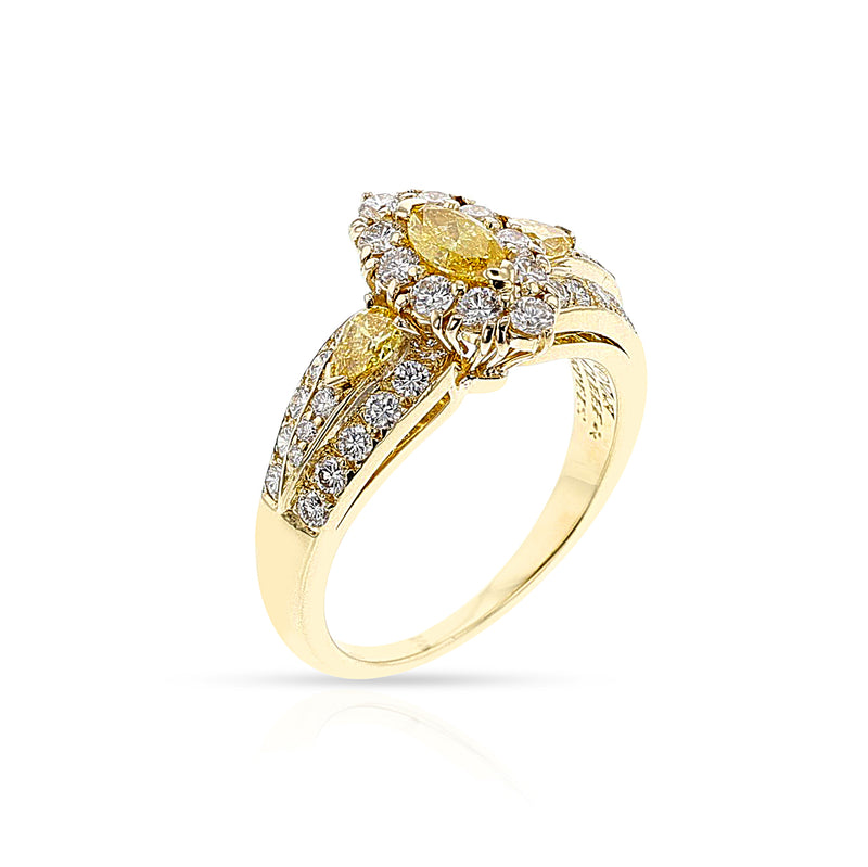 Van Cleef & Arpels Natural Yellow and White Diamond 18K Yellow Gold Ring