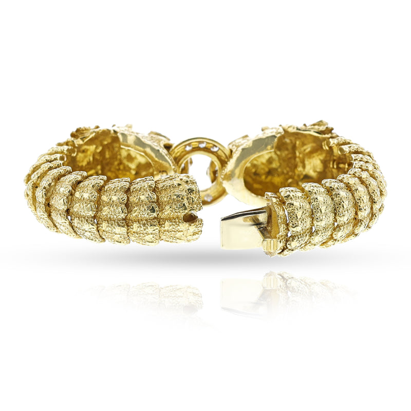 Double Lion Diamond and Emerald Cuff Bangle, 18k