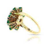 Van Cleef & Arpels Emerald and Diamond Cluster Ring, 18k